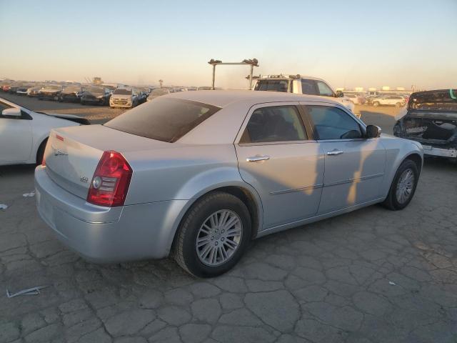 Photo 3 from auction – 2010 CHRYSLER 300 TOURIN with VIN 2C3CA5CV7AH212975