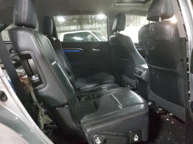 Photo 11 from auction – 2016 TOYOTA HIGHLANDER with VIN 5TDDKRFH4GS246201