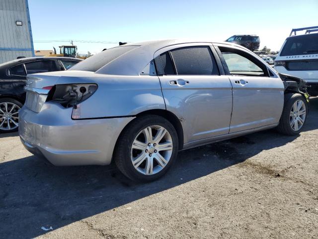 Photo 3 from auction – 2013 CHRYSLER 200 LX with VIN 1C3CCBAB9DN715114