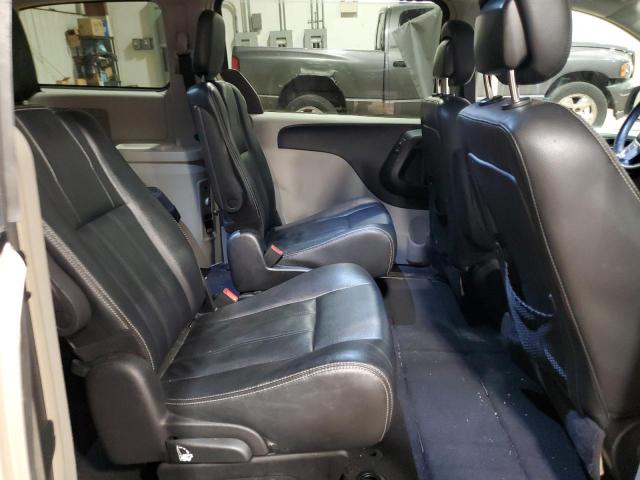 Photo 11 from auction – 2015 CHRYSLER TOWN & COU with VIN 2C4RC1BG1FR751735