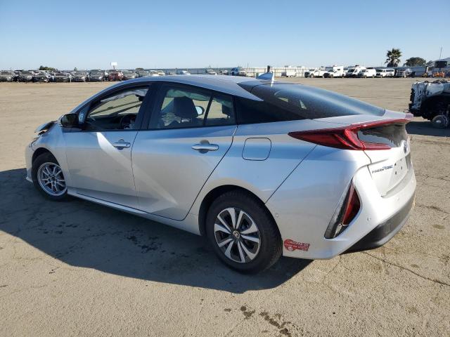Photo 2 from auction – 2018 TOYOTA PRIUS PRIM with VIN JTDKARFP0J3081743