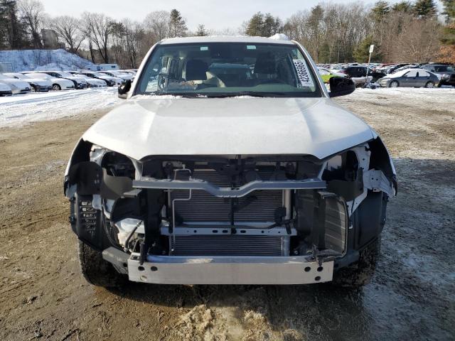Photo 5 from auction – 2023 TOYOTA 4RUNNER SE with VIN JTEMU5JR2P6142367