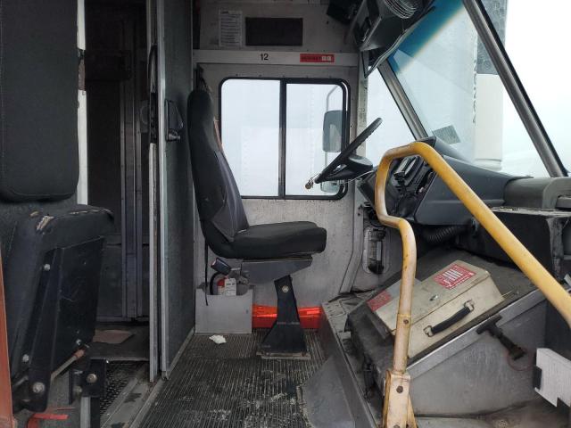 Photo 7 from auction – 2006 FREIGHTLINER CHASSIS M with VIN 4UZAAPBW06CV95558