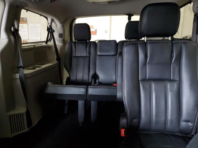 Photo 10 from auction – 2016 CHRYSLER TOWN & COU with VIN 2C4RC1CG1GR282873