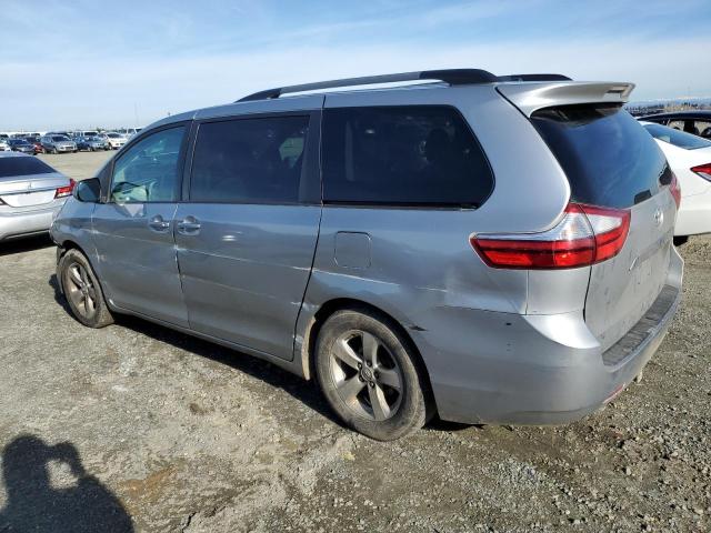 Photo 2 from auction – 2016 TOYOTA SIENNA LE with VIN 5TDKK3DC4GS752266