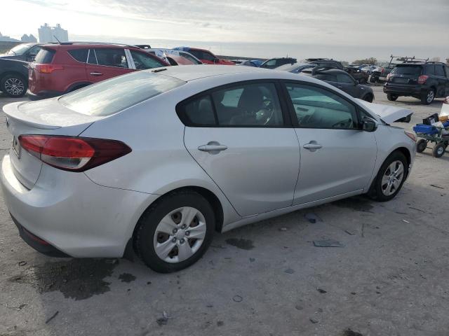 Photo 3 from auction – 2017 KIA FORTE LX with VIN 3KPFK4A71HE050111