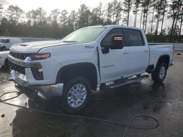 CHEVROLET SILVERADO 2022 with VIN 1GC1YNEY2NF290352 - Photo from auction