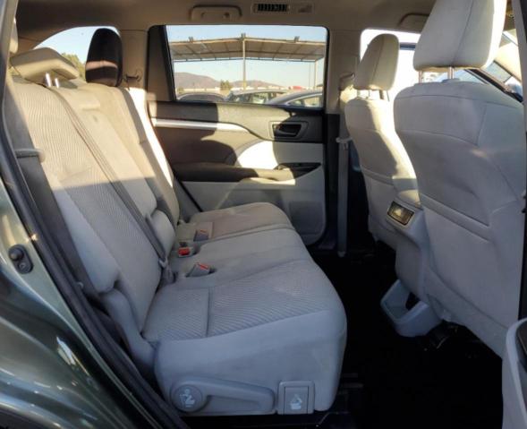 Photo 11 from auction – 2018 TOYOTA HIGHLANDER with VIN 5TDZARFH6JS040121