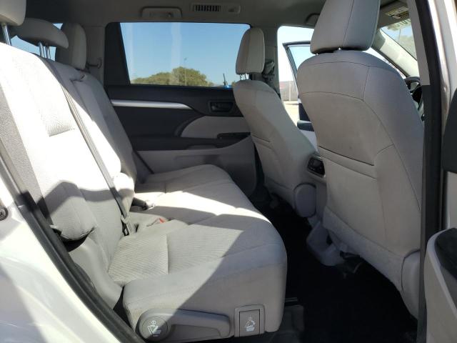 Photo 11 from auction – 2015 TOYOTA HIGHLANDER with VIN 5TDZARFH6FS013296