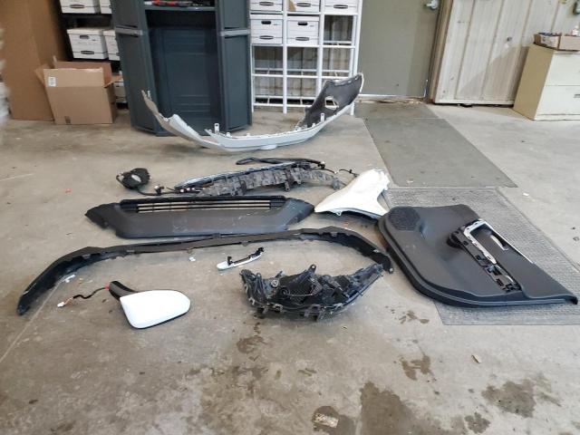 Photo 13 from auction – 2019 TOYOTA RAV4 LIMIT with VIN JTMN1RFV2KD501252