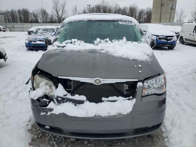 Photo 5 from auction – 2010 CHRYSLER TOWN & COU with VIN 2A4RR5DX9AR442469