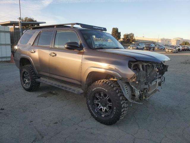 Photo 4 from auction – 2014 TOYOTA 4RUNNER SR with VIN JTEBU5JR1E5193725