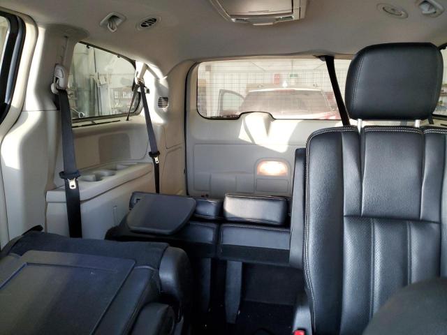 Photo 10 from auction – 2015 CHRYSLER TOWN & COU with VIN 2C4RC1CG8FR657317