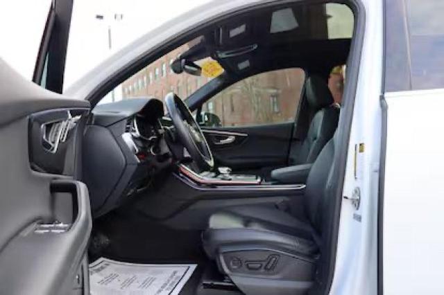 Photo 5 from auction – 2022 AUDI Q7 PREMIUM with VIN WA1LXBF79ND008391