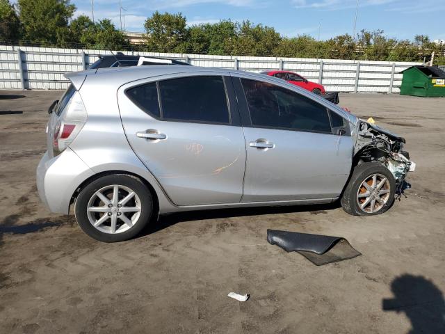Photo 3 from auction – 2012 TOYOTA PRIUS C with VIN JTDKDTB32C1015555