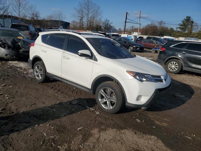 Photo 4 from auction – 2015 TOYOTA RAV4 XLE with VIN JTMRFREV4FD109402