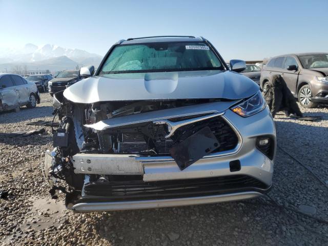 Photo 5 from auction – 2022 TOYOTA HIGHLANDER with VIN 5TDEBRCH4NS090490