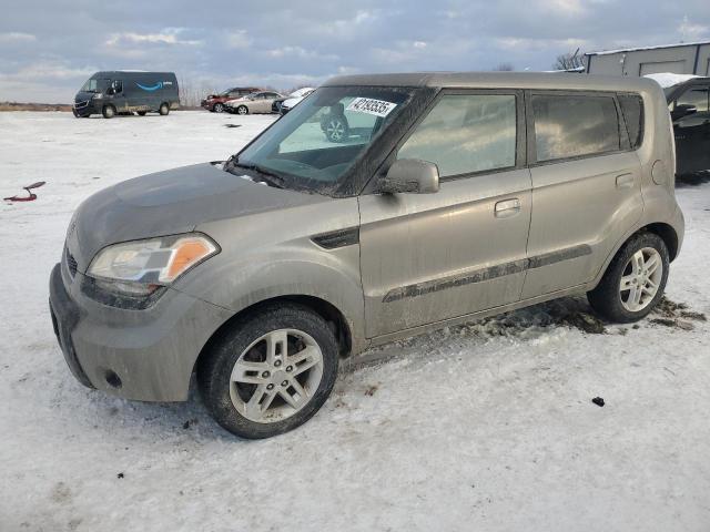 KIA SOUL + 2010 with VIN KNDJT2A22A7171915 - Photo from auction