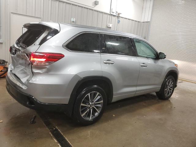 Photo 3 from auction – 2018 TOYOTA HIGHLANDER with VIN 5TDJZRFH3JS555082