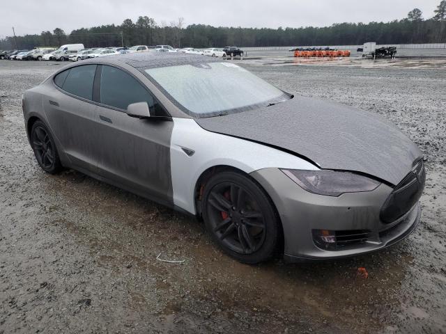 Photo 4 from auction – 2015 TESLA MODEL S with VIN 5YJSA1E22FF118003