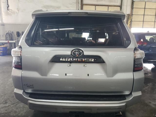 Photo 6 from auction – 2018 TOYOTA 4RUNNER SR with VIN JTEBU5JR1J5507982