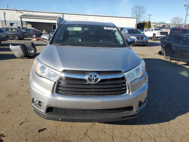 Photo 5 from auction – 2014 TOYOTA HIGHLANDER with VIN 5TDJKRFHXES022334
