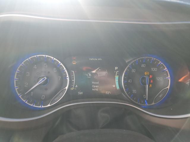 Photo 9 from auction – 2017 CHRYSLER PACIFICA T with VIN 2C4RC1EG1HR652959