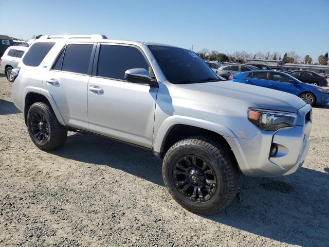Photo 4 from auction – 2017 TOYOTA 4RUNNER SR with VIN JTEZU5JRXH5155624