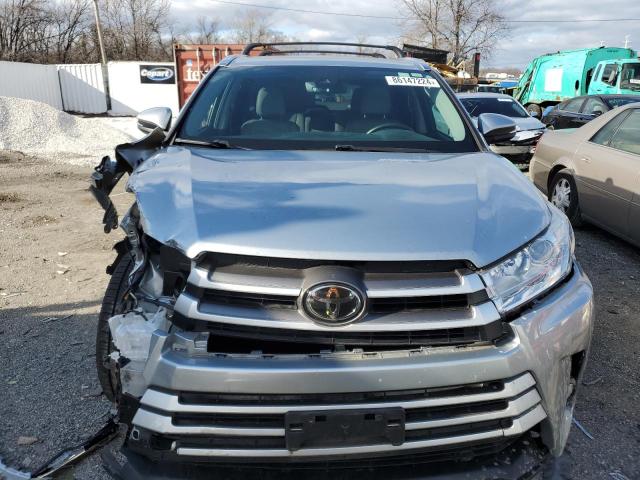 Photo 5 from auction – 2017 TOYOTA HIGHLANDER with VIN 5TDJZRFH3HS521458