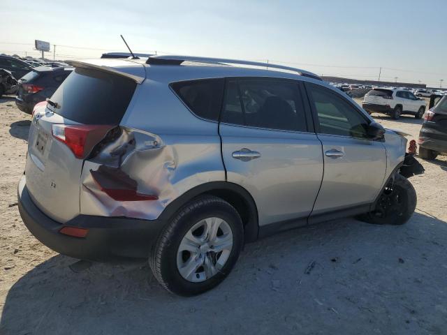 Photo 3 from auction – 2015 TOYOTA RAV4 LE with VIN JTMZFREVXFD072176