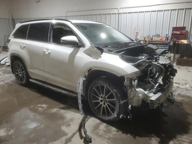 Photo 4 from auction – 2018 TOYOTA HIGHLANDER with VIN 5TDKZRFH8JS529534