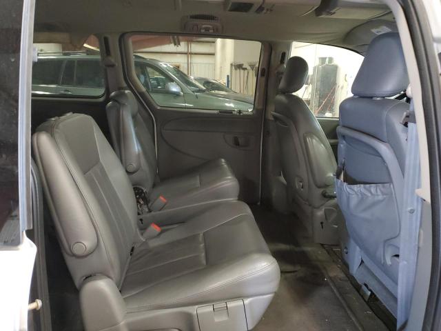 Photo 11 from auction – 2005 CHRYSLER TOWN & COU with VIN 2C4GP54L95R262530