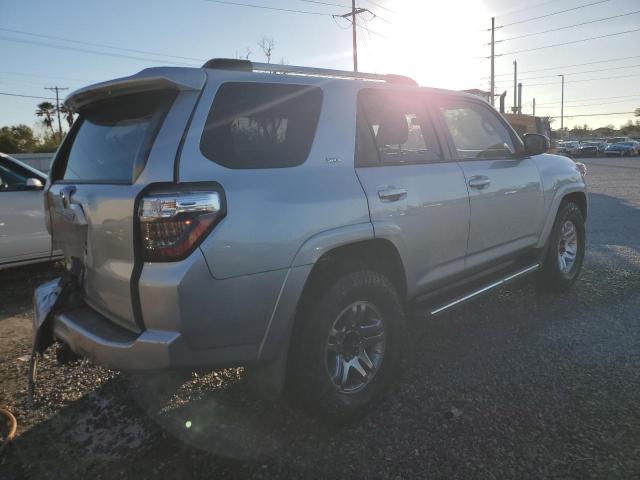 Photo 3 from auction – 2019 TOYOTA 4RUNNER SR with VIN JTEZU5JR0K5198912