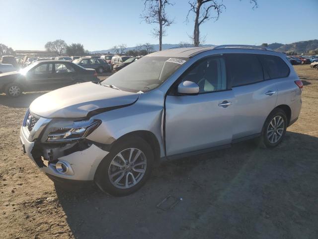 NISSAN PATHFINDER 2015 with VIN 5N1AR2MM2FC646758 - Photo from auction