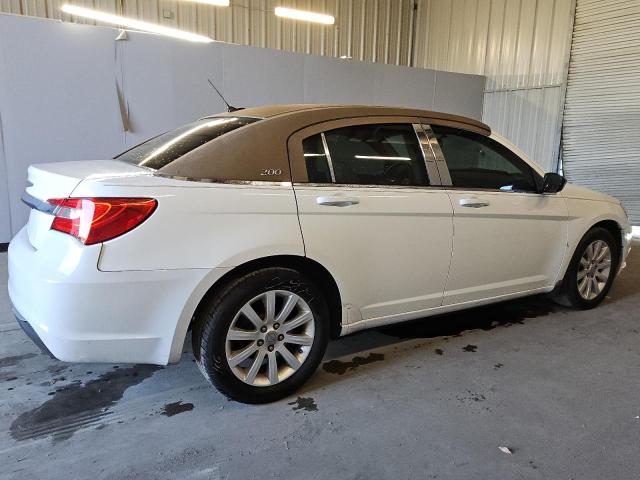 Photo 3 from auction – 2012 CHRYSLER 200 TOURIN with VIN 1C3CCBBG8CN108825