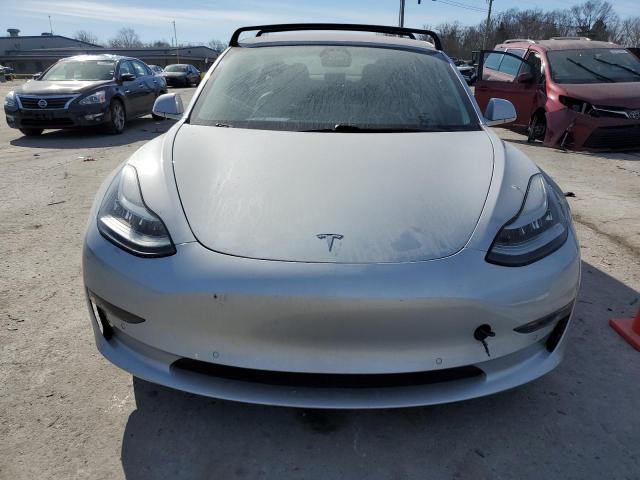 Photo 5 from auction – 2018 TESLA MODEL 3 with VIN 5YJ3E1EA1JF098903