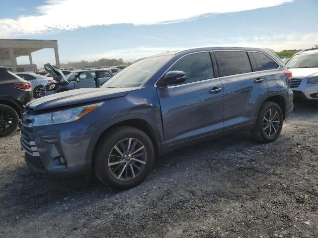 TOYOTA HIGHLANDER 2018 with VIN 5TDKZRFHXJS264647 - Photo from auction