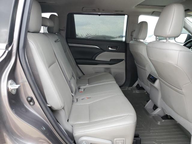Photo 10 from auction – 2018 TOYOTA HIGHLANDER with VIN 5TDYZRFH8JS240437