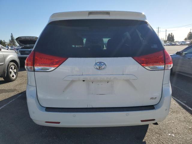 Photo 6 from auction – 2012 TOYOTA SIENNA XLE with VIN 5TDYK3DC6CS234907