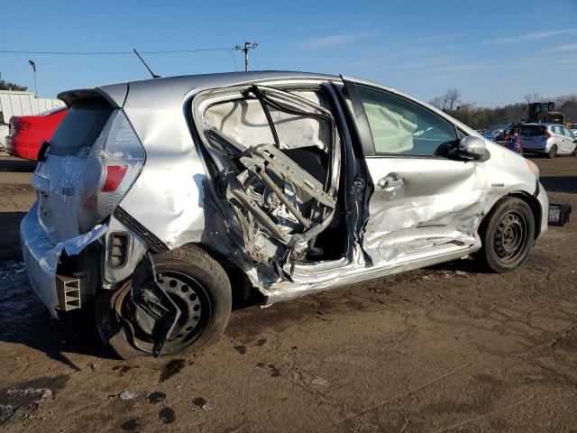 Photo 3 from auction – 2013 TOYOTA PRIUS C with VIN JTDKDTB39D1530604