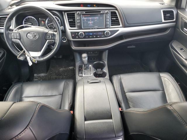 Photo 8 from auction – 2018 TOYOTA HIGHLANDER with VIN 5TDJZRFH9JS903130
