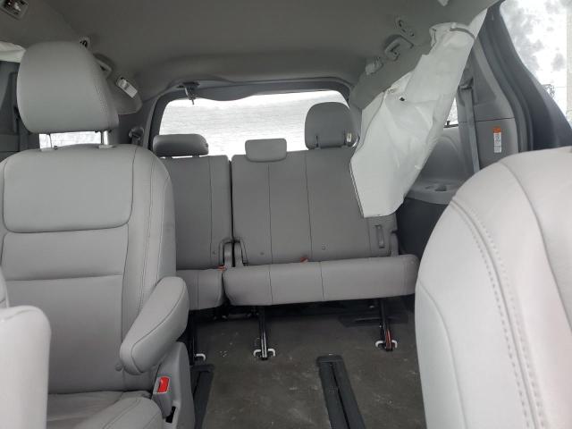 Photo 10 from auction – 2018 TOYOTA SIENNA XLE with VIN 5TDDZ3DC8JS206419
