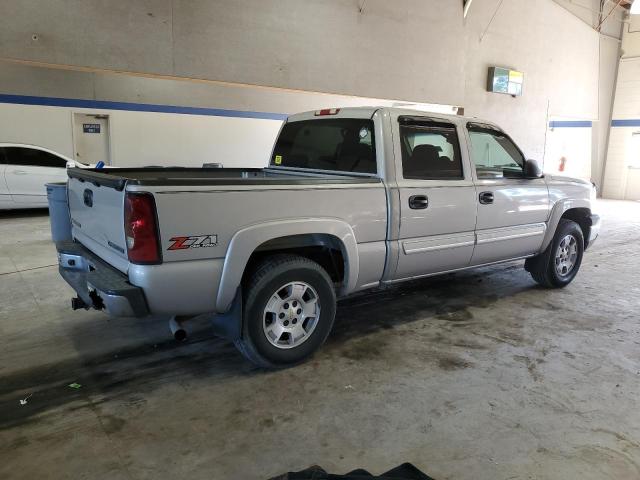Zdjęcie 3 z aukcji – 2004 CHEVROLET SILVERADO z VIN 2GCEK13T941302313