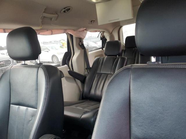 Photo 11 from auction – 2014 CHRYSLER TOWN & COU with VIN 2C4RC1BG2ER396489