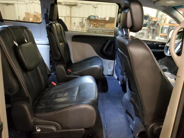 Photo 11 from auction – 2015 CHRYSLER TOWN & COU with VIN 2C4RC1BG1FR751475