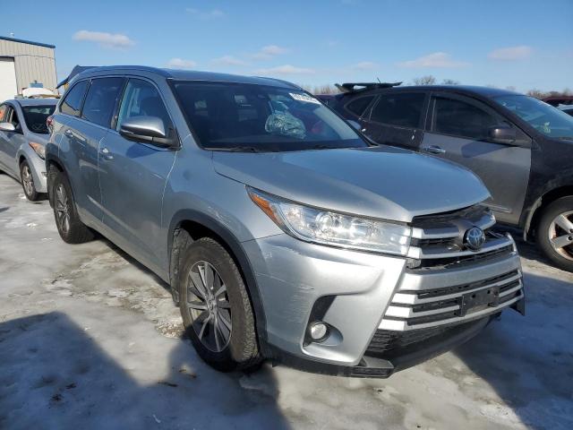 Photo 4 from auction – 2018 TOYOTA HIGHLANDER with VIN 5TDJZRFH1JS547353