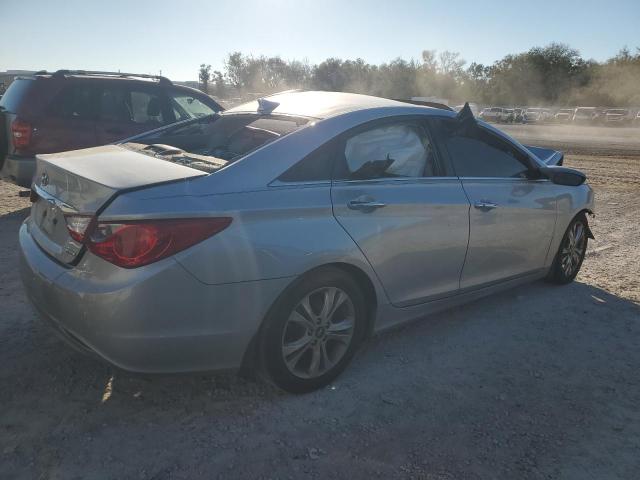 Photo 3 from auction – 2013 HYUNDAI SONATA SE with VIN 5NPEC4AC4DH660063