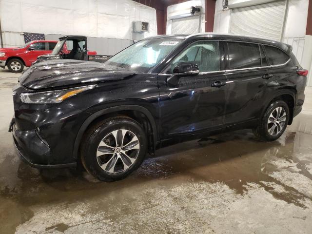 TOYOTA HIGHLANDER 2022 with VIN 5TDGZRBH0NS212879 - Photo from auction