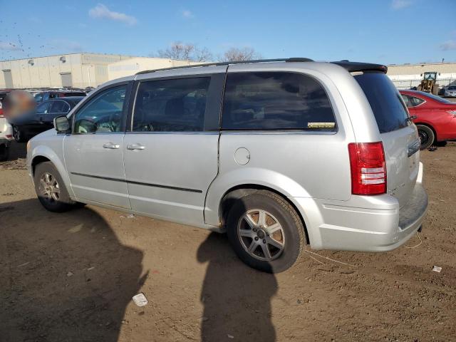 Photo 2 from auction – 2010 CHRYSLER TOWN & COU with VIN 2A4RR8DX6AR480565