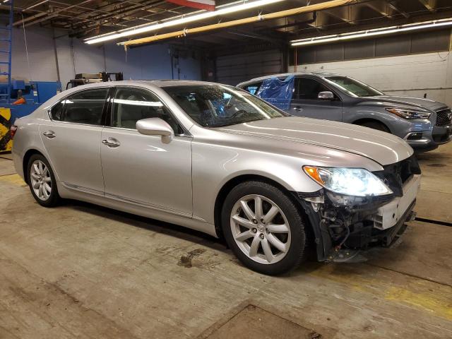 Photo 4 from auction – 2007 LEXUS LS 460L with VIN JTHGL46F875015527
